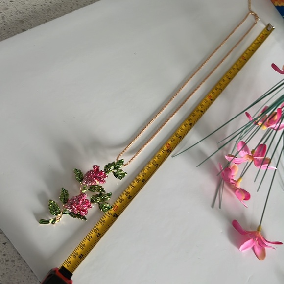 Betsey Johnson Style Necklace Crystal Roses Pendant Chain - Picture 10 of 13